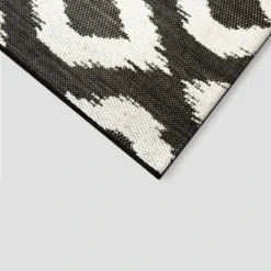Diamond Ikat Outdoor Rug - Threshold